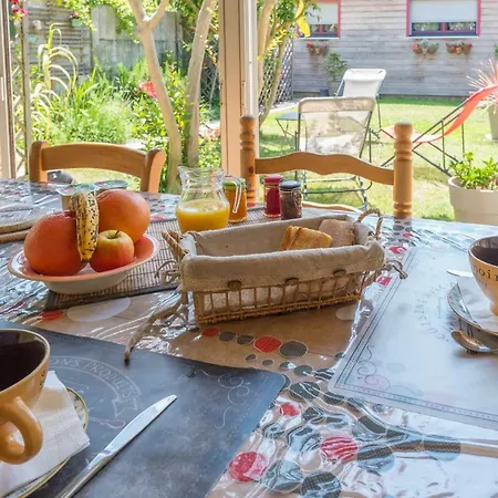 L'escale Marine - Couette Et Cafe Bed & Breakfast 3*