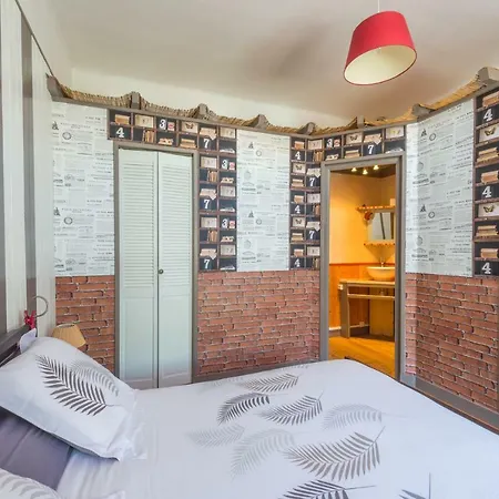 Bed & Breakfast L'escale Marine - Couette Et Cafe La Rochelle (Charente-Maritime)